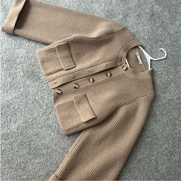 Tan Ribbed Button-Up Cardigan - Picture 11 of 11